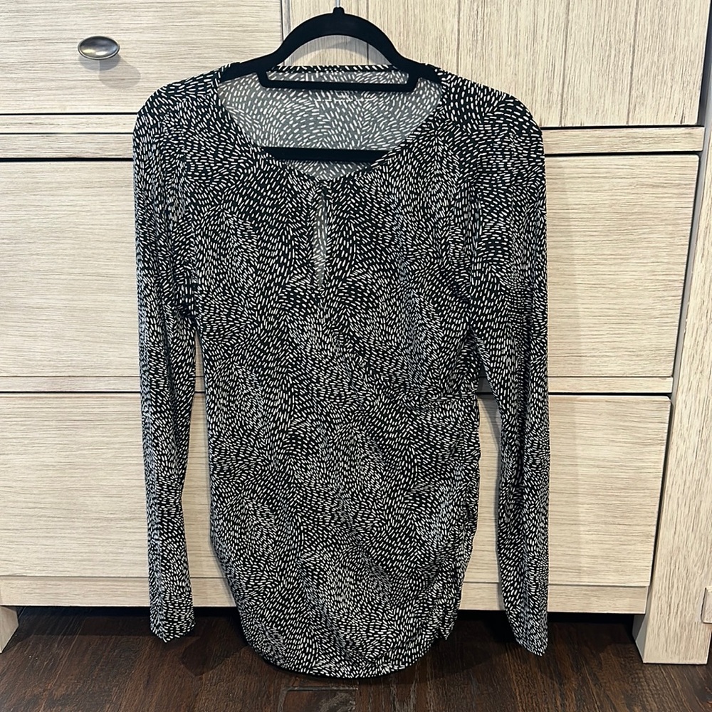 Maternity top.